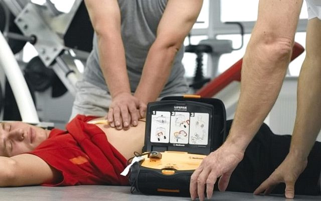 Aperte le iscrizioni per un corso su manovre salvavita e defibrillatore