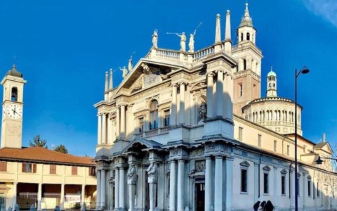 Celebrazione della Messa al buio al Santuario della Beata Vergine dei Miracoli