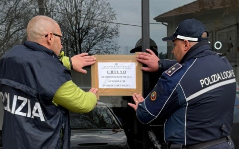 Chiusura di 10 giorni per un barber shop a Caronno Pertusella