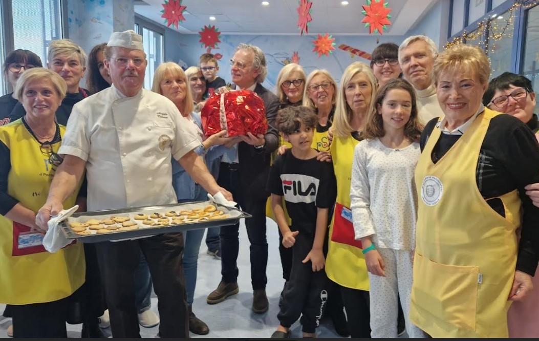 Il Natale entra nelle pediatrie grazie al Ponte del Sorriso