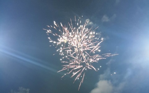 Il sindaco di Vedano Olona proibisce botti e petardi per Capodanno