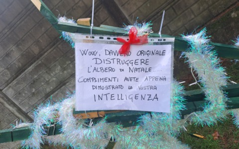 Il sindaco Pugliese esprime il suo disappunto: «Senso di comunità in crisi»