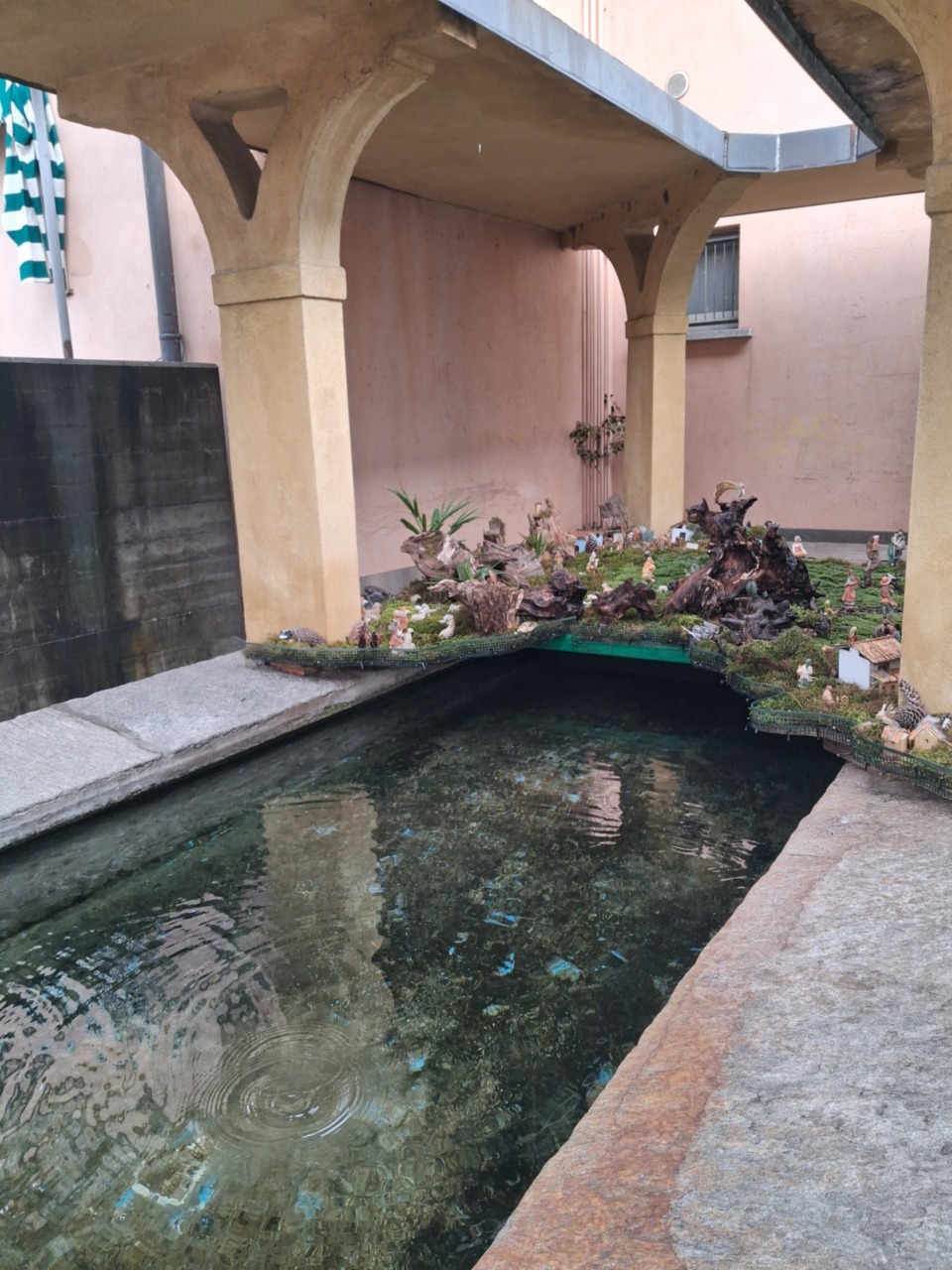 Inaugurato il presepe nel lavatoio di Gavirate di Oltrona