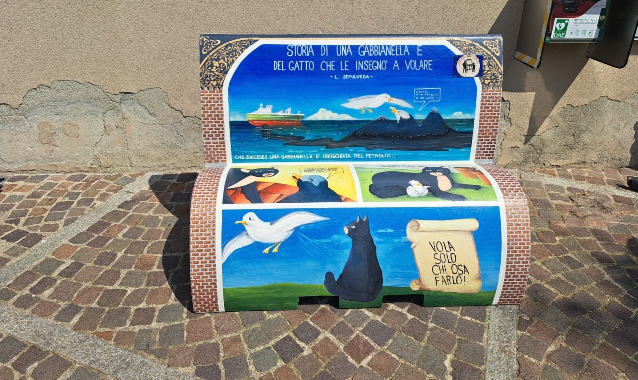 Inaugurazione della seconda panchina artistica a Caronno Pertusella