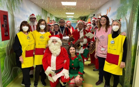 Una notte di Natale magica nei reparti pediatrici