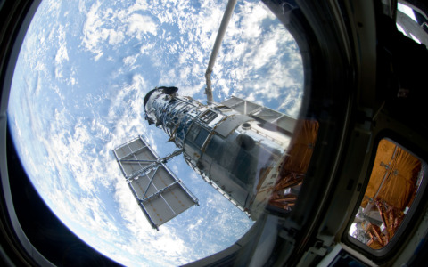 Celebrazione dei 100 anni di galassie al Centro Didattico di Tradate con Luca Buzzi