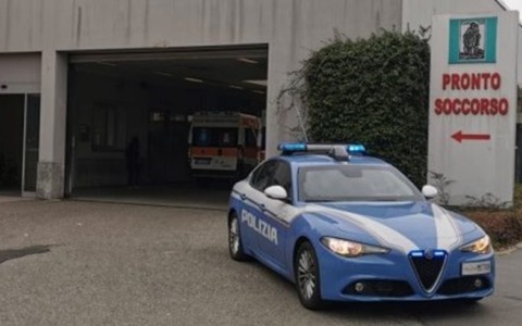 Donna ricoverata in ospedale trovata con quattro dosi di cocaina e eroina
