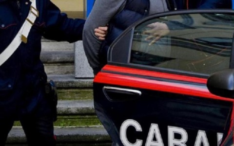 Due arresti per tentato furto in abitazione a Cairate