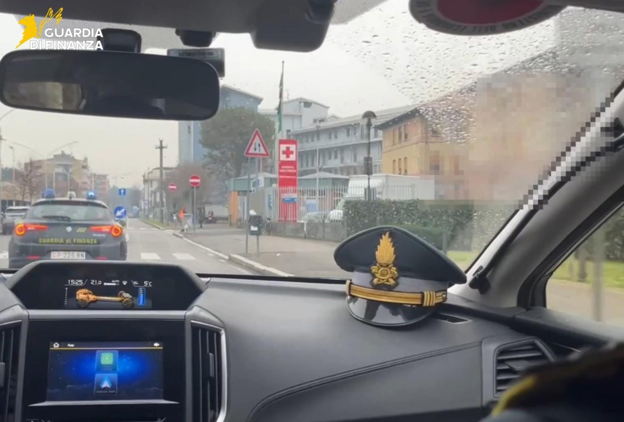 Due dipendenti pubblici a giudizio per visite private in nero