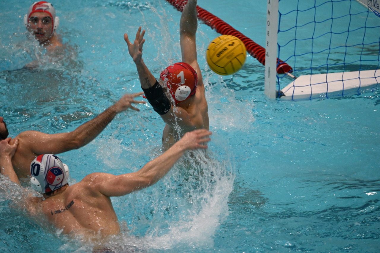 La Varese Olona Nuoto cede ancora, battuta dall’U.S. Locatelli