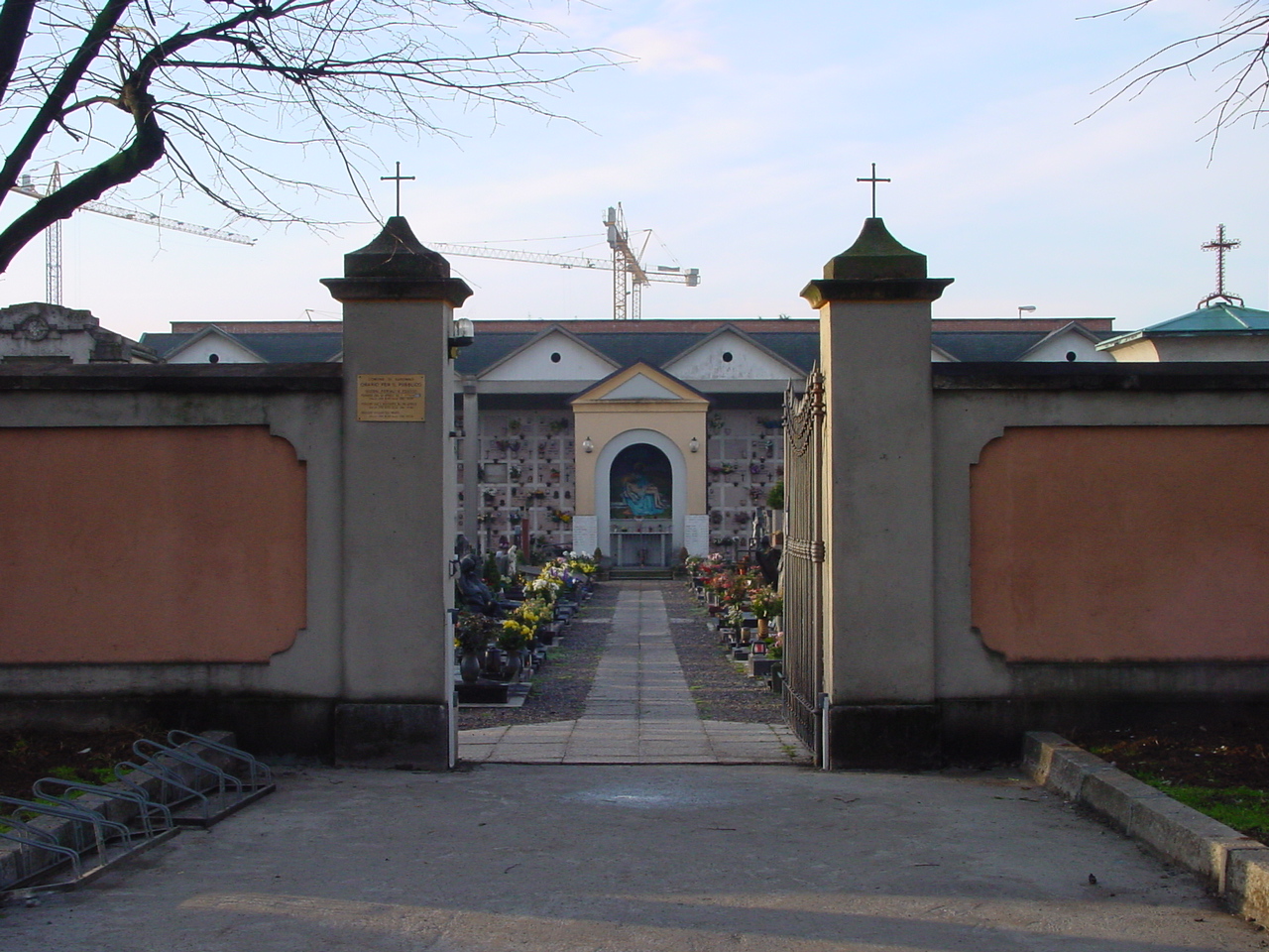 Cambio sede per i servizi cimiteriali a Saronno