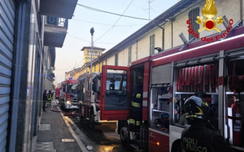 Incendio in una palazzina a Lonate Pozzolo