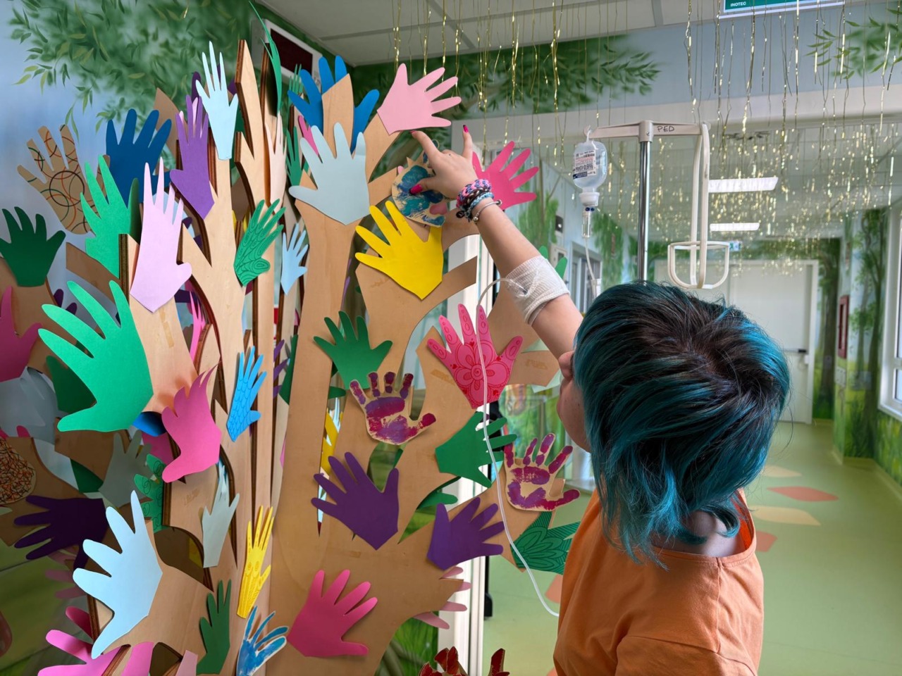 Le impronte dei bambini malati di cancro colorano la Neuropsichiatria