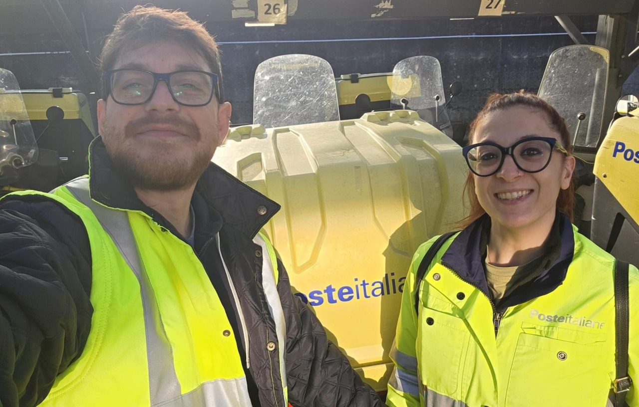 Lucia e Stefano: amore tra i portalettere di Poste Italiane