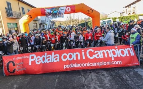 “Pedala con i campioni” festeggia 25 anni di solidarietà