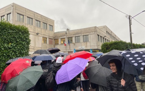 Sospesa l’attività didattica per caduta di calcinacci allo Zappa