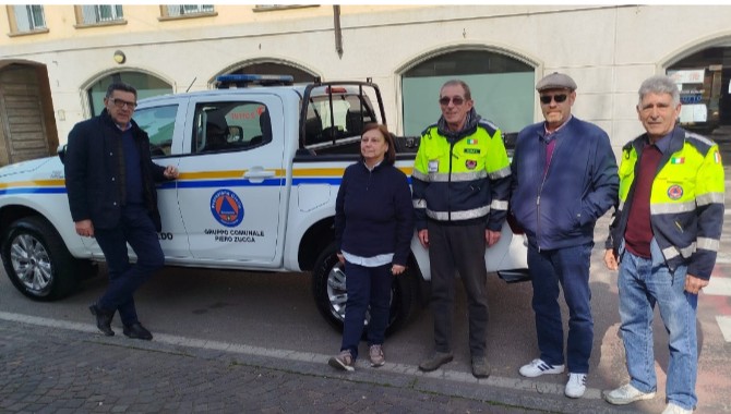 Consegna di un pick-up Isuzu alla Protezione Civile in memoria di Piero Zucca