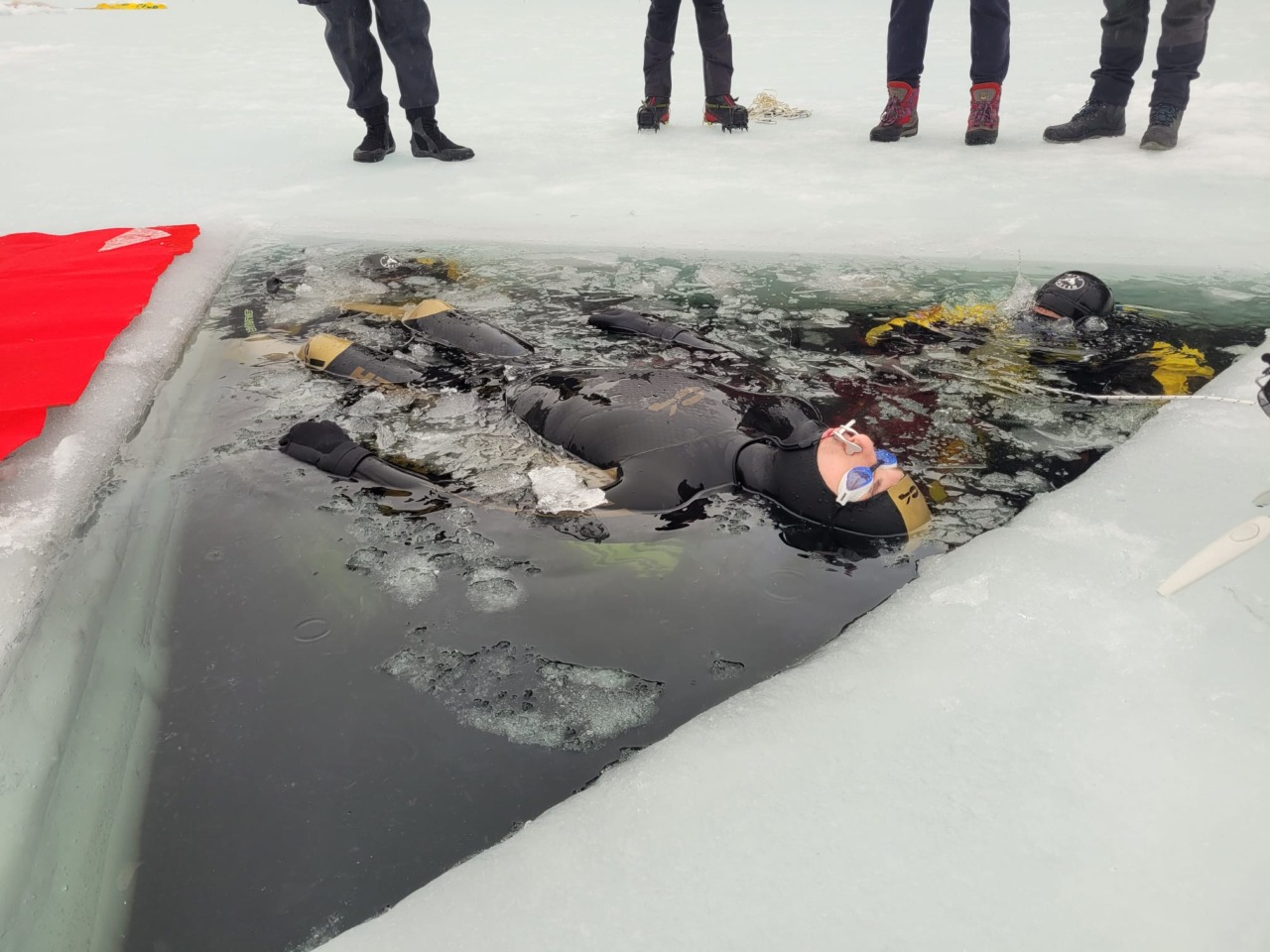 Gabriele Satto stabilisce il Record World Guinness di apnea in acqua ghiacciata