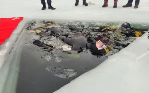 Gabriele Satto stabilisce il Record World Guinness di apnea in acqua ghiacciata