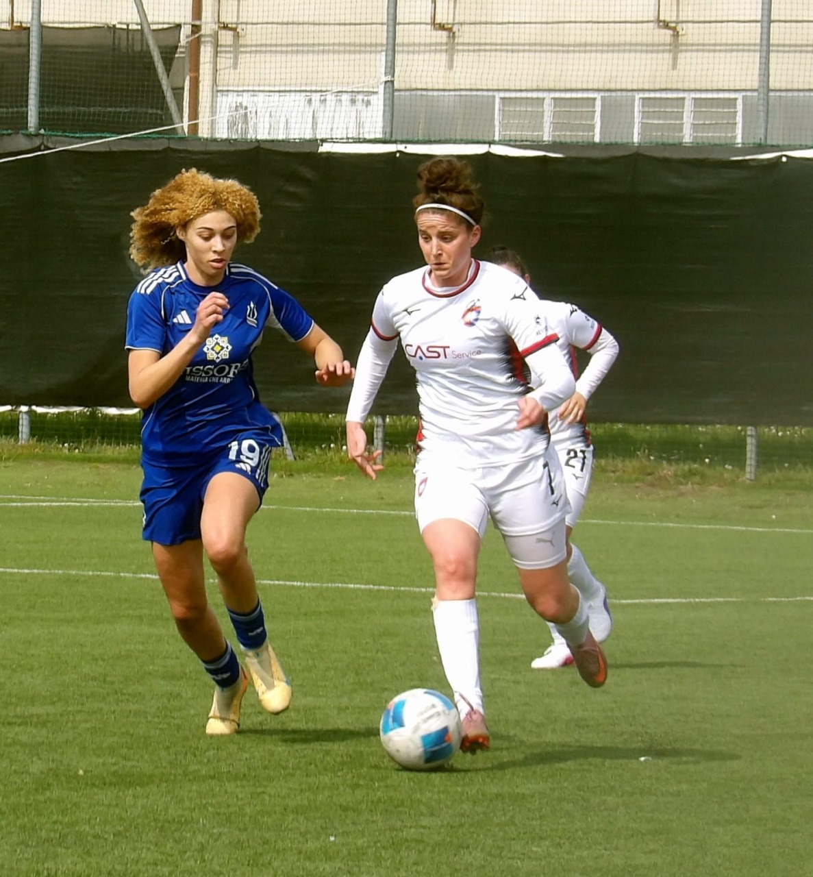 Giocatrice della Caronnese si accascia in campo: soccorsi tempestivi