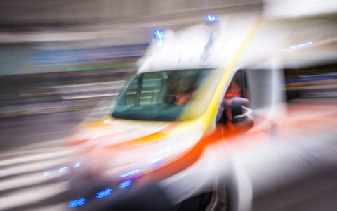 Investimento di un pedone: giovane ricoverato in codice rosso