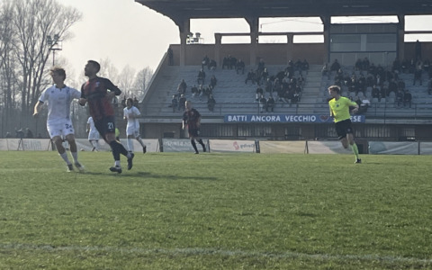 La Caronnese trionfa con un gol di Sorrentino