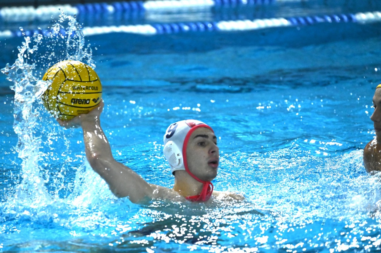 Pallanuoto Von cade contro il Club Nautico Marina di Carrara