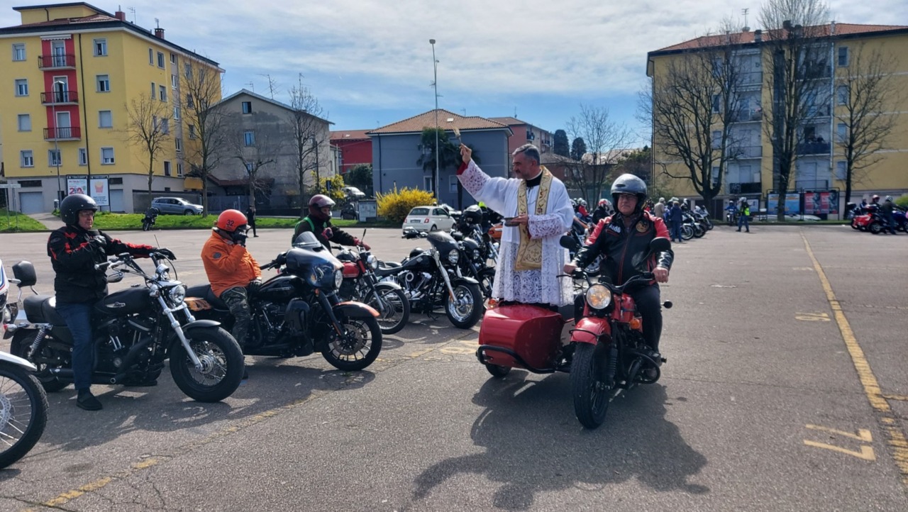 Tradate celebra la stagione motociclistica con la benedizione delle moto