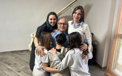 Vincenzo, direttore postale e padre di cinque: un esempio di equilibrio