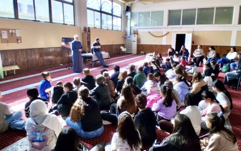 Controversia per la visita degli studenti al Centro Islamico di Saronno, Sardone della Lega critica l’iniziativa