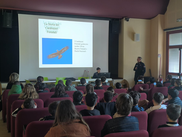 I Carabinieri promuovono educazione ambientale e legalità tra gli studenti