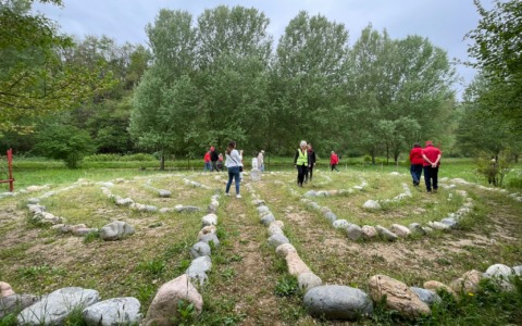 Inaugurato a Calipolis un labirinto meditativo
