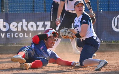 Softball A1: Rheavendors Caronno inarrestabile, MFK Saronno alterna vittorie e sconfitte