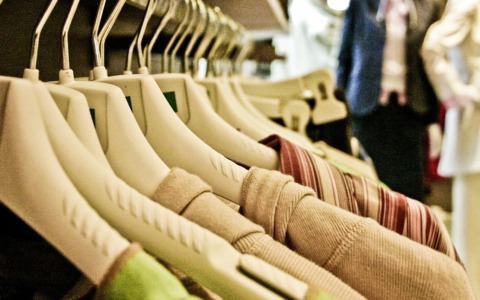 Swap Party a Tradate: “Ciapa un vestii e purta a’ ca’”