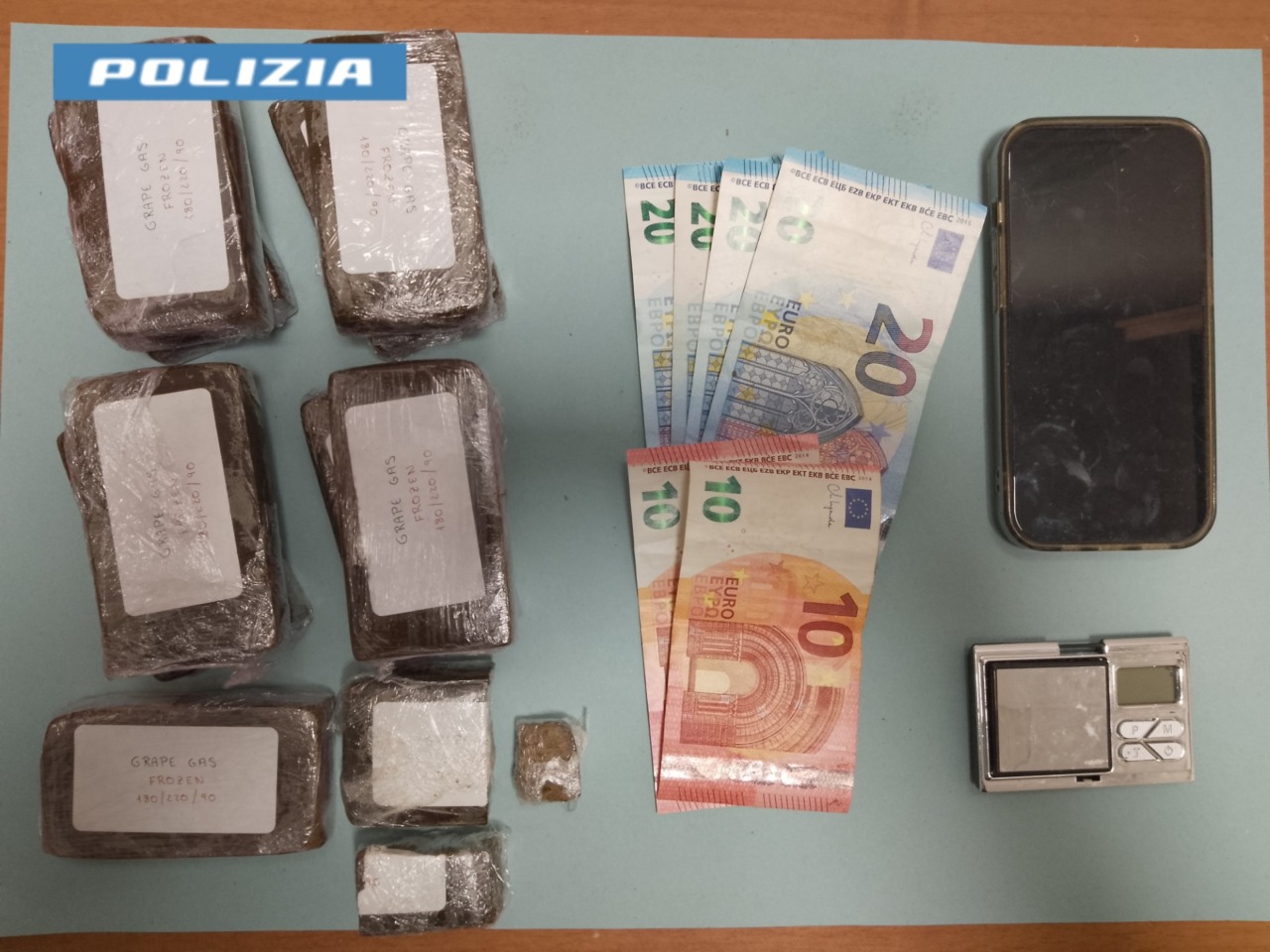 Arrestato un 34enne con un chilo di hashish