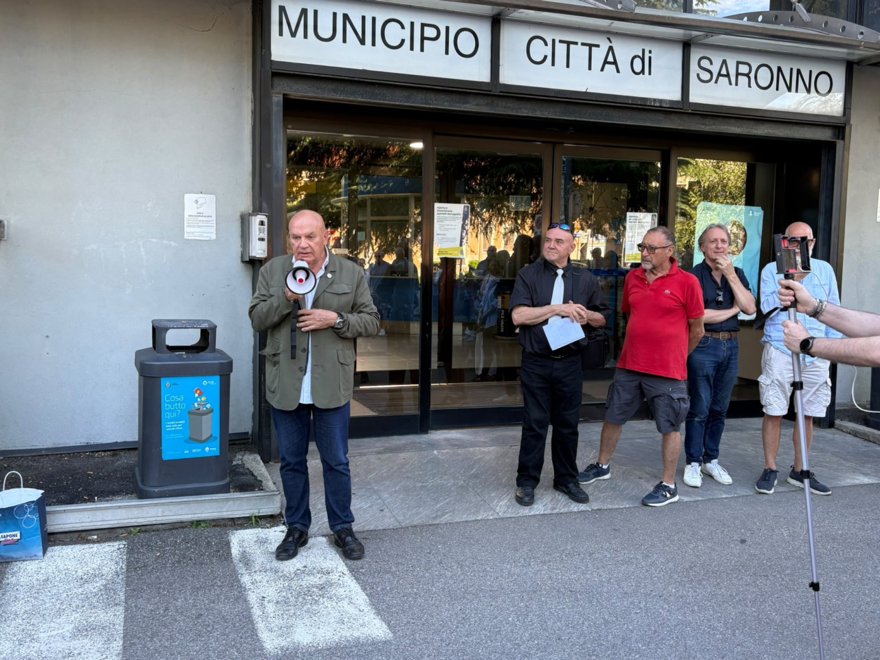 Cittadini in piazza: sicurezza e degrado al centro delle preoccupazioni