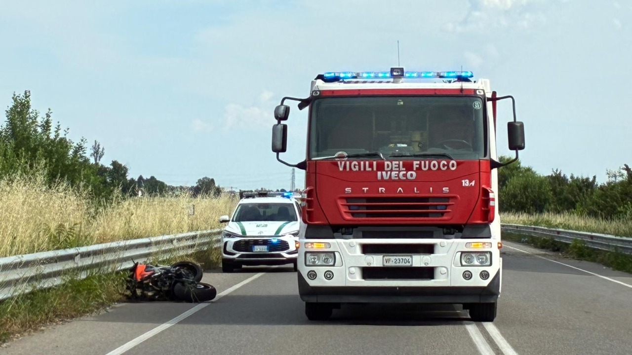 Incidente fatale sulla Sp31 bis: un motociclista di 52 anni perde la vita