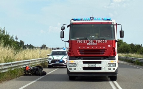 Incidente fatale sulla Sp31 bis: un motociclista di 52 anni perde la vita
