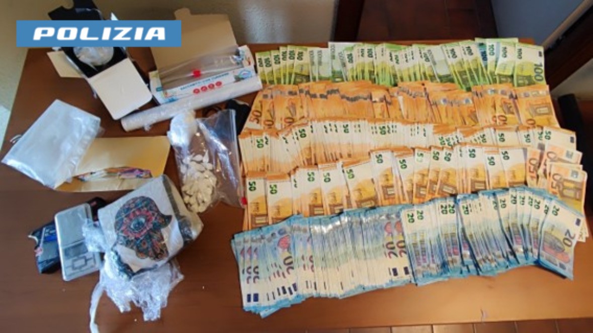 Operazione antidroga a Castelseprio: arrestato un pusher con cocaina e 40mila euro