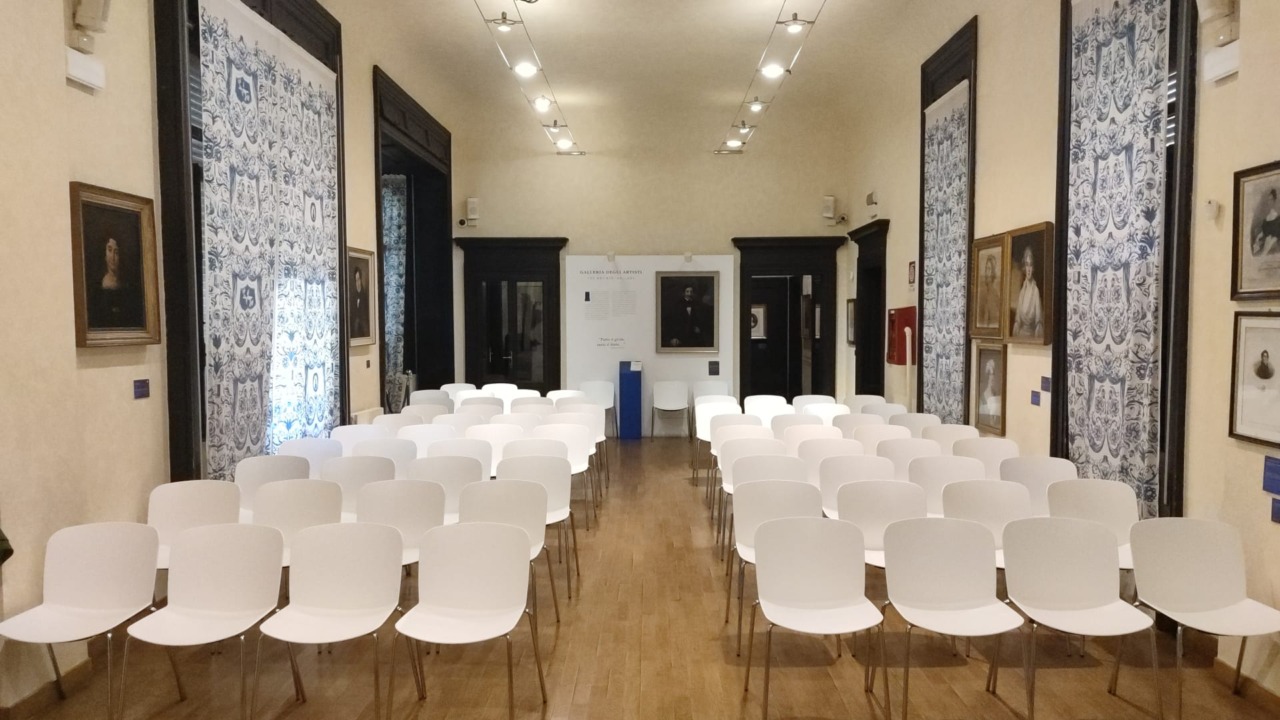 Rinnovati gli arredi di Villa Gianetti