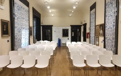 Rinnovati gli arredi di Villa Gianetti