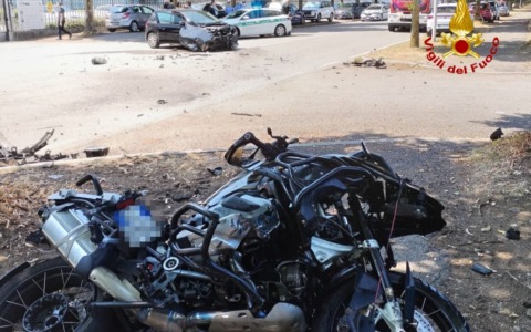 Incidente tra auto e moto a Busto Arsizio, un 56enne in ospedale
