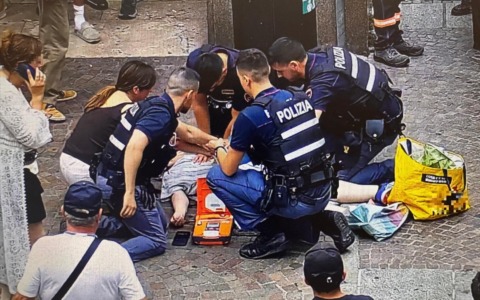 La Polizia salva un’anziana colta da malore in piazza San Giuseppe