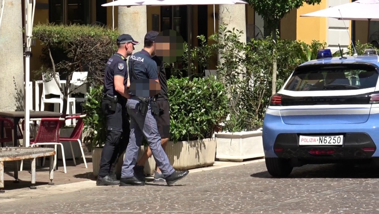 Operazione di polizia a Saronno: 99 identificazioni e 16 dosi di cocaina sequestrate