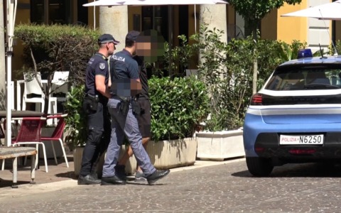 Operazione di polizia a Saronno: 99 identificazioni e 16 dosi di cocaina sequestrate