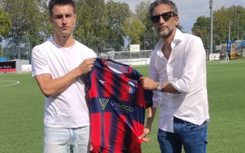 Paolo Pisan si unisce alla Caronnese: ambizioni alte per il difensore rossoblù