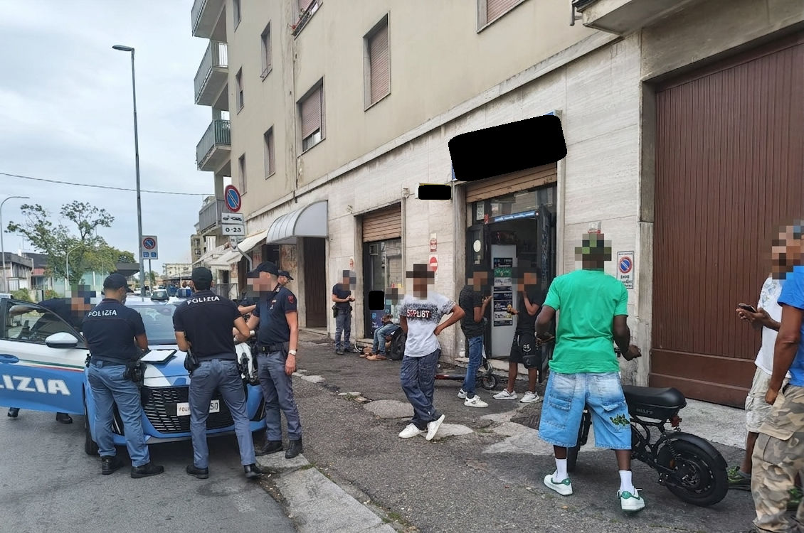 Controlli di sicurezza a Gallarate: identificati 59 individui dalla Polizia di Stato